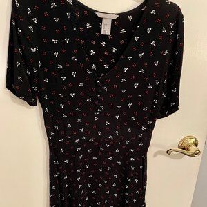 H&M short sleeve dress with buttons and floral print size 8